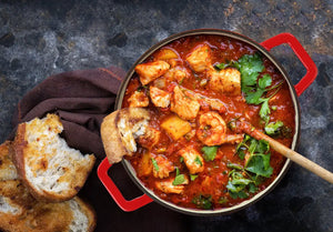 Ovela Cast Iron Casserole Dish 2.5L (Red)