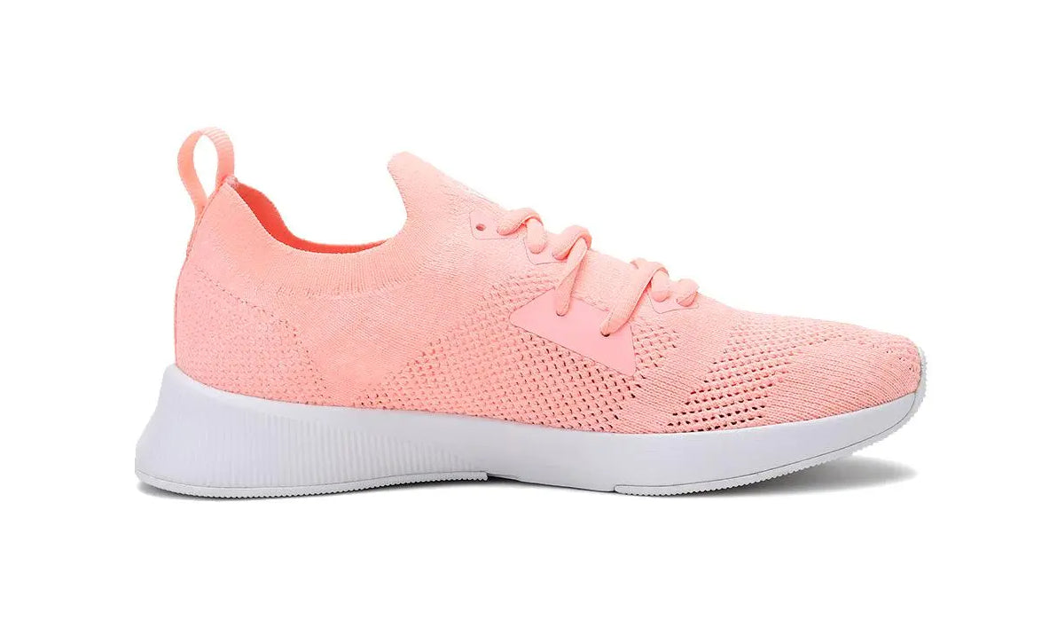 PUMA WOMEN'S FLYER RUNNER ENGINEER KNIT (ELEKTRO PEACH/PUMA WHITE SIZE 9.5US)