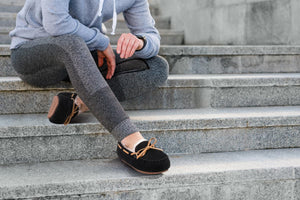 Outback Ugg Moccasins Tirari - Premium Sheepskin (Black, Size 7M / 8W US)