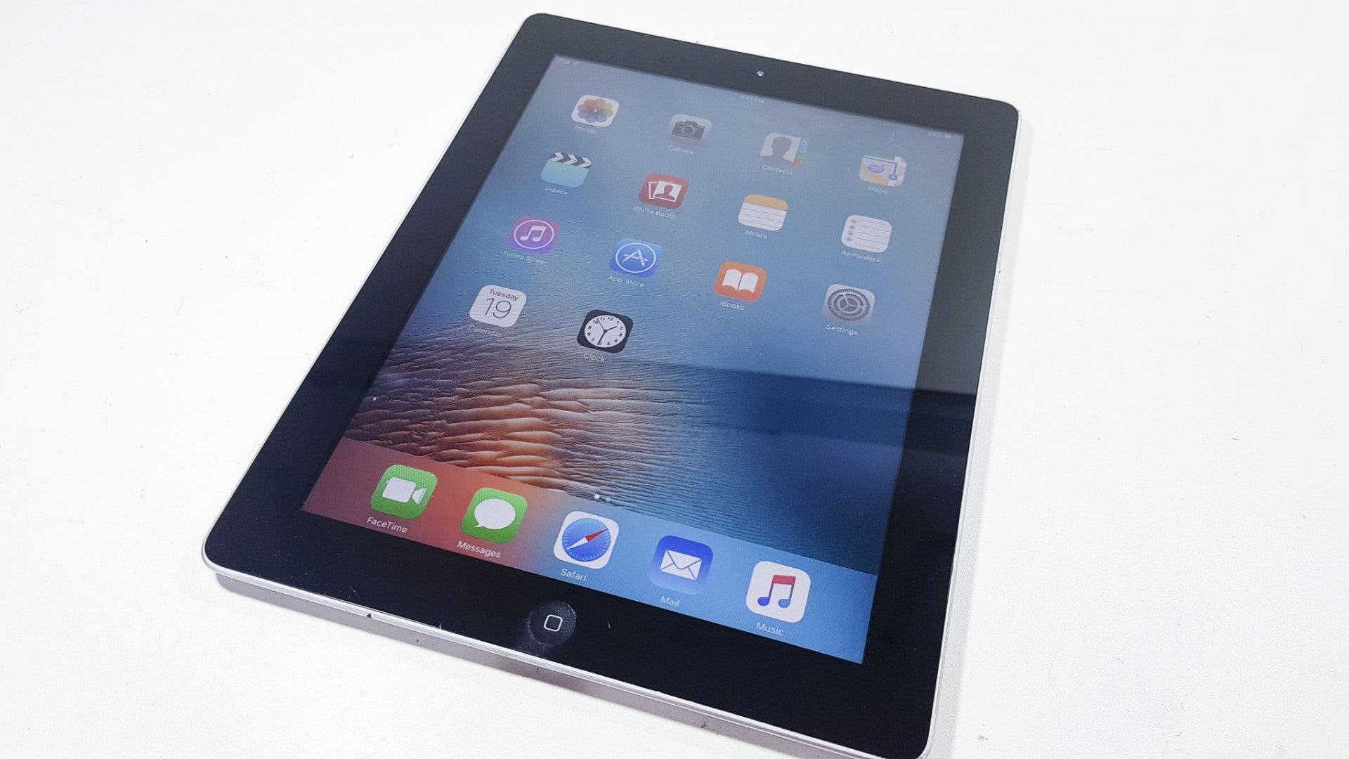 Apple iPad 2 A1395 - Refurbished iPad at Tydi NZ
