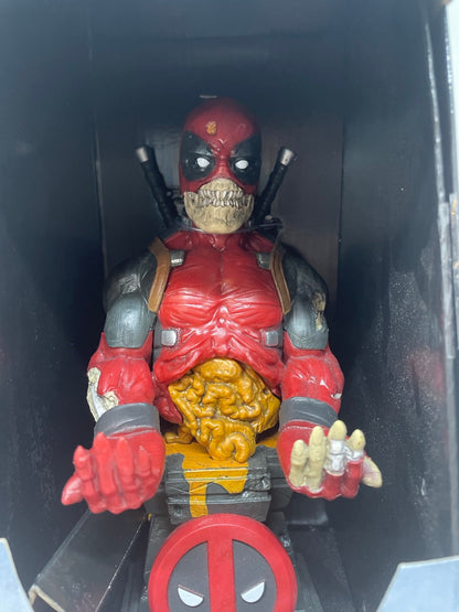 Cable Guys Controller/Phone Holder (Zombie Deadpool)