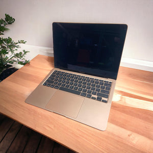 Apple Macbook Air 13” M1 8 Core CPU 7 Core GPU 8GB RAM **FAULTY**