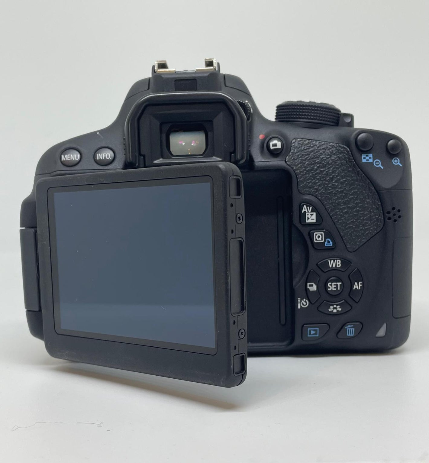 CANON EOS 700D 18-55mm