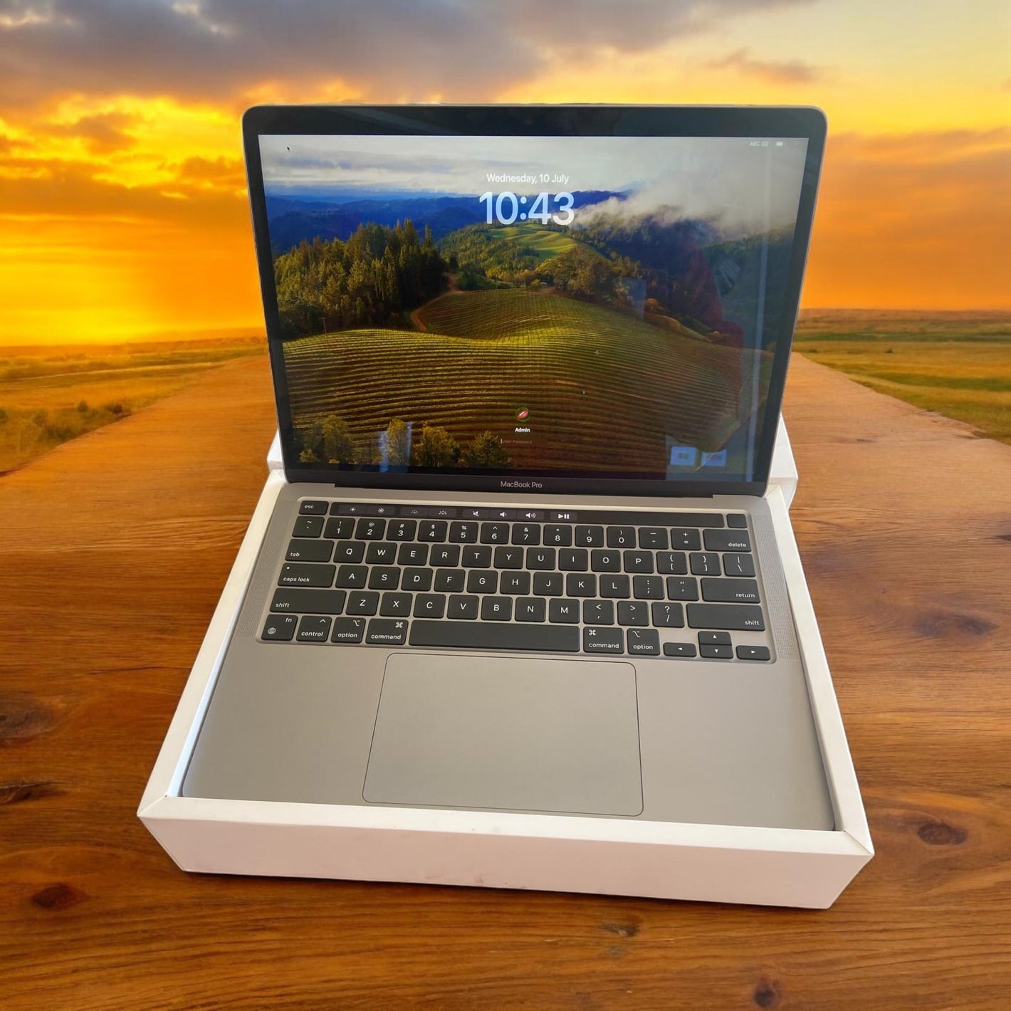 Apple Macbook Pro (2020) Touch Bar 13-inch M1 Chip 8 CGPU 8GB 256GB