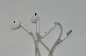 Wired earbuds - White