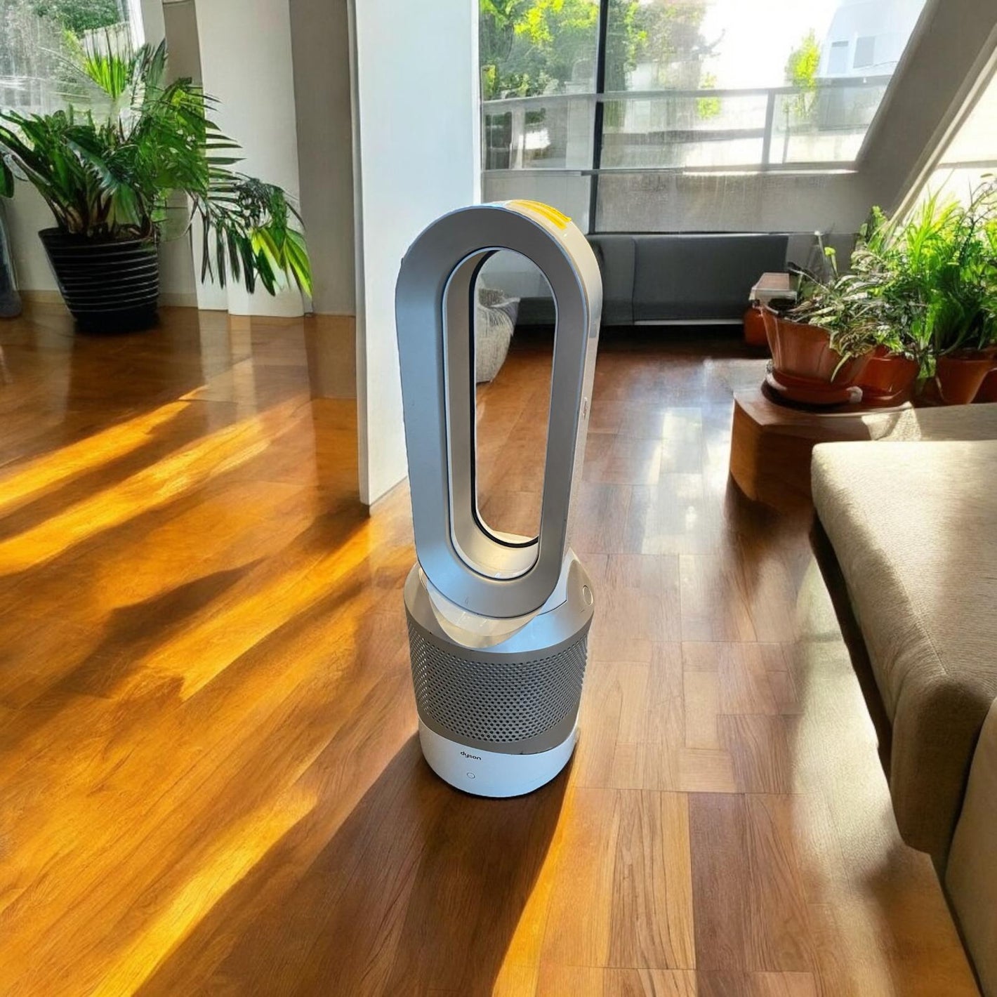 Dyson HP00 Pure Hot+Cool Fan Heater - White /Silver Dyson HP00 Pure Hot+Cool Fan Heater -