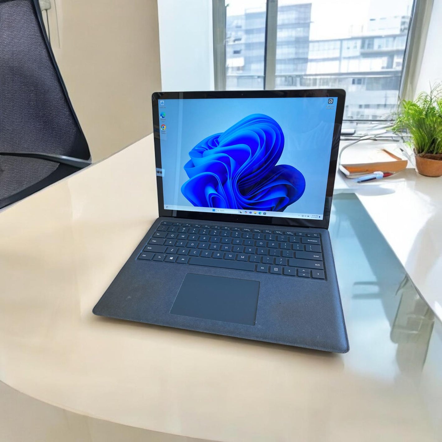 Microsoft Surface Laptop 2 13.5” 8th Gen Quad i5 8GB RAM 256GB SSD Win11