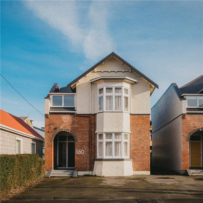 Six60 – Castle St