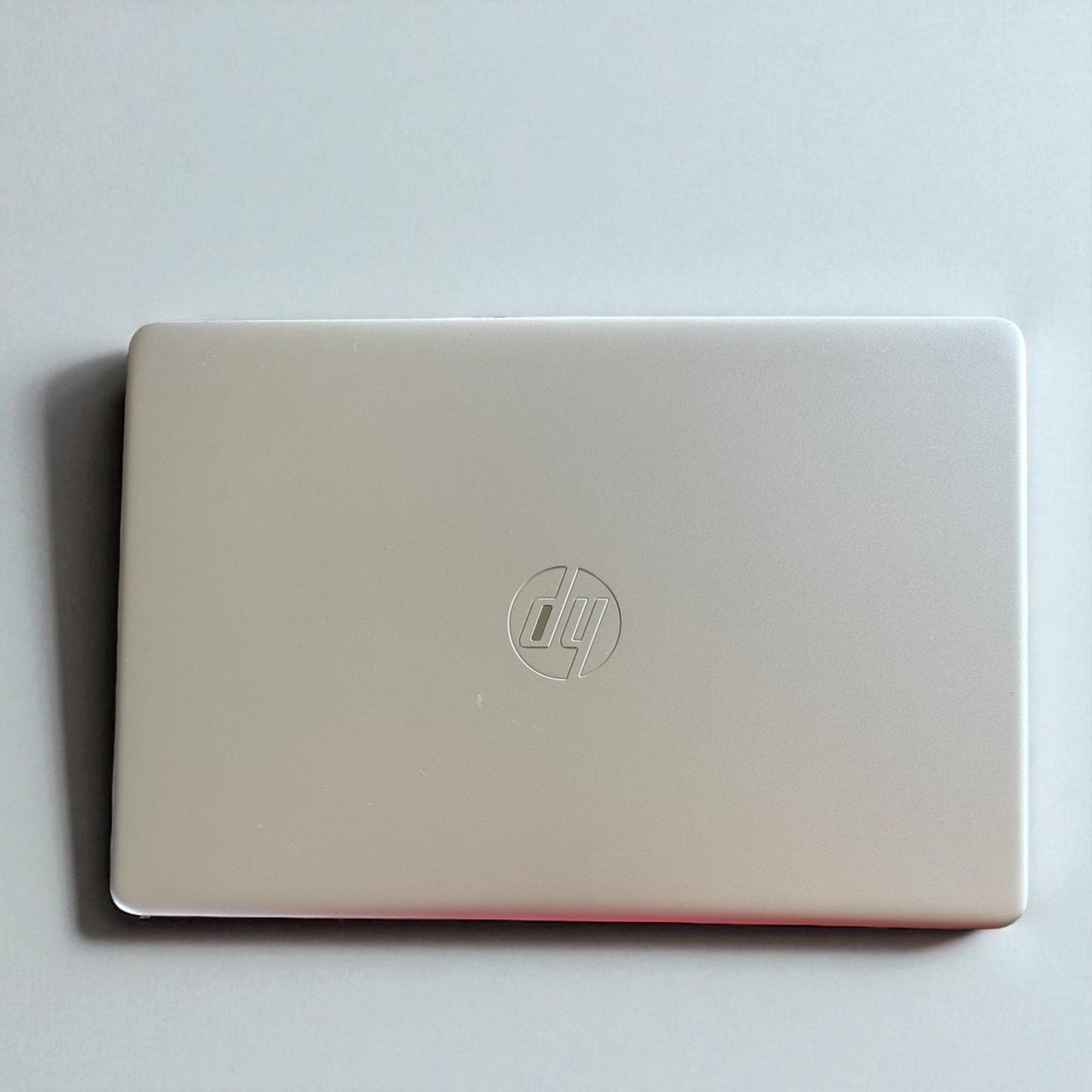 HP Pavilion 15.6” Full HD 10th Quad i7-10510U 12GB RAM 256GB SSD MX130  Win11