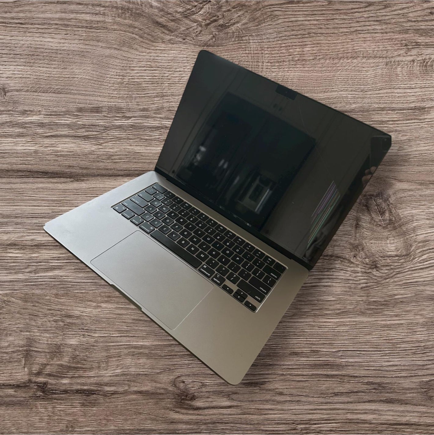 MacBook Air (15-inch, M2, 2023) -