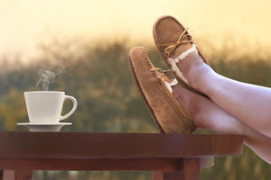 Outback Ugg Moccasins Tirari - Premium Sheepskin (Chestnut, Size 04M / 05W US)