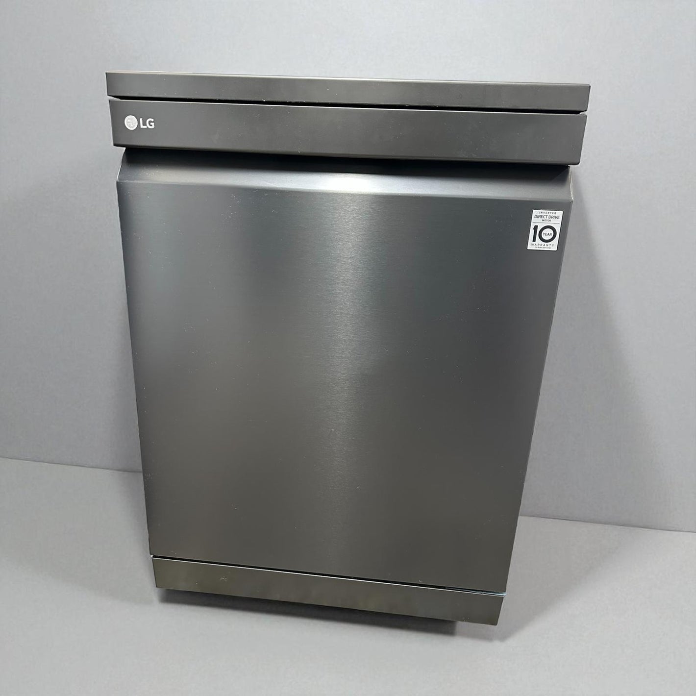 LG QuadWash Matte Black TrueSteam Dishwasher XD3A25MB uses advanced TrueSteam technology